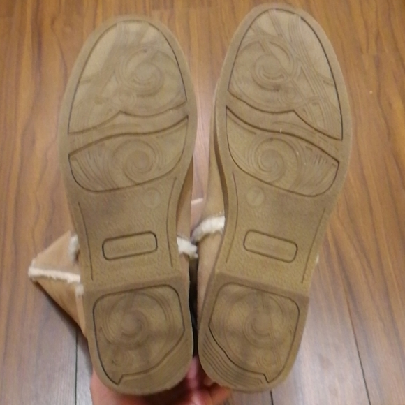 VGUC fake-fur lined suede boots - Picture 5 of 9